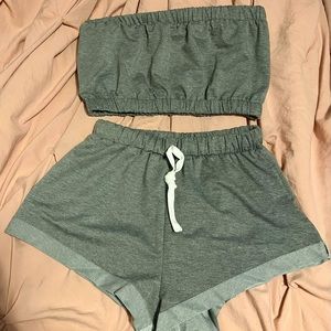 Lounge set size small never worn